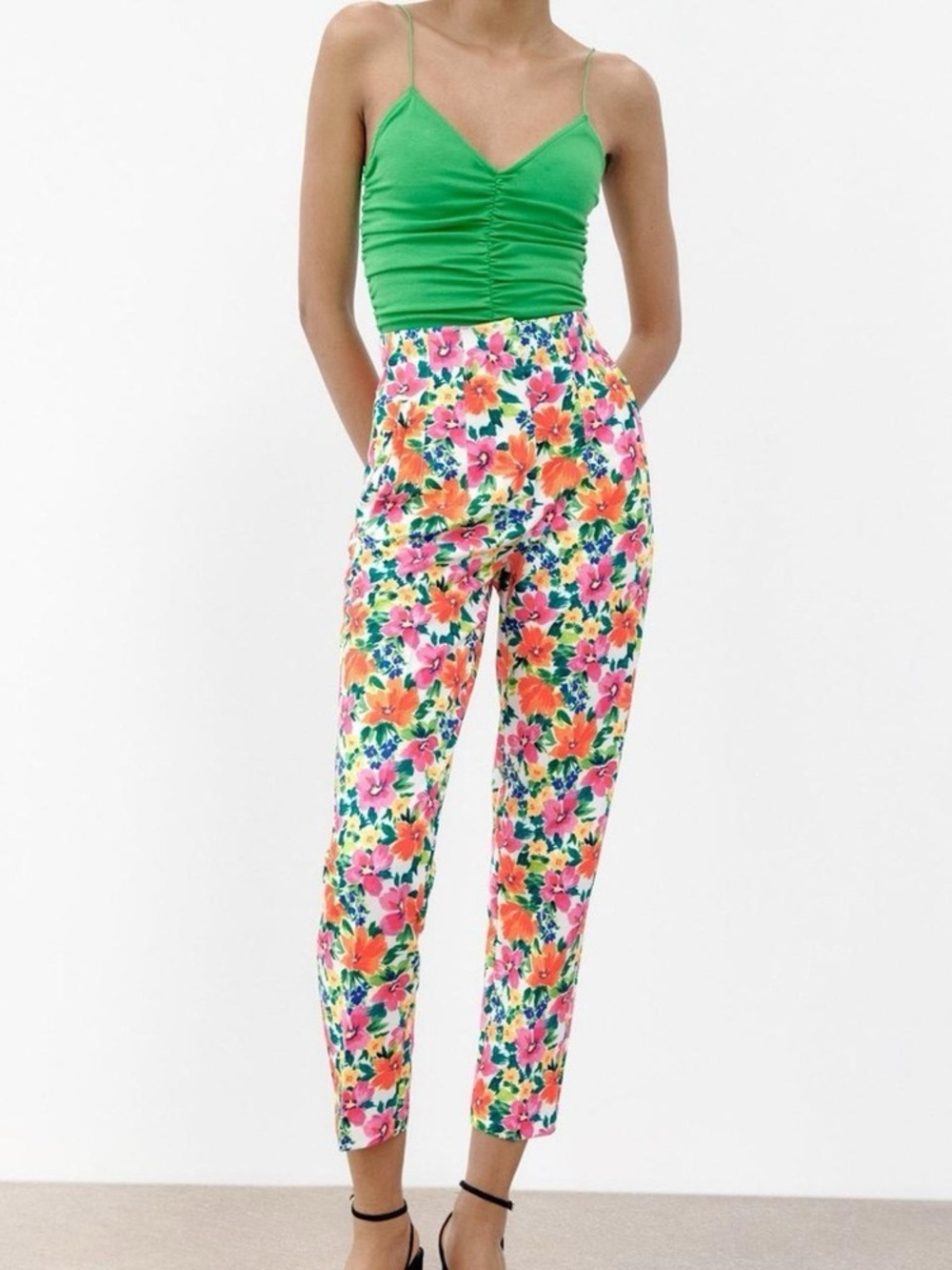 Zara Women’s Floral Tailored High Waisted Pleated Trousers Size Large